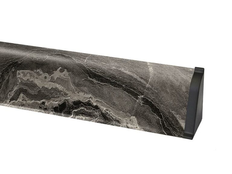 Плинтус (с заглушками) ПЛ 124.1.150 Паладина